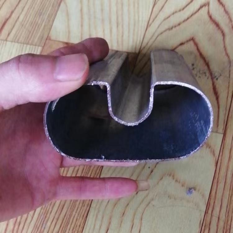 異形鐵管 Q235B異形焊接鋼管 扶手護欄用面包鋼管 現(xiàn)貨供應(yīng)