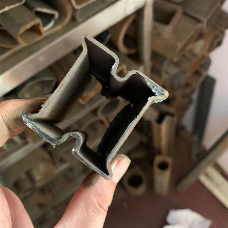 異型焊管 鍍鋅異形鋼管 山東異型管廠家 各種形狀鋼管加工 現(xiàn)貨