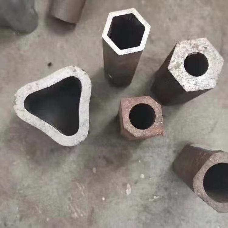 冷拔異型無(wú)縫鋼管橢圓形廠(chǎng)家外圓內(nèi)六 三角形異型鋼管