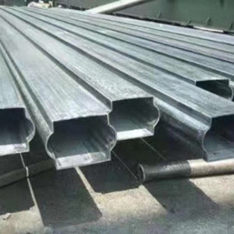 燈籠形護(hù)欄管生產(chǎn)廠 鋅鋼護(hù)欄鋼管 擁有先進(jìn)的專(zhuān)用生產(chǎn)線設(shè)備